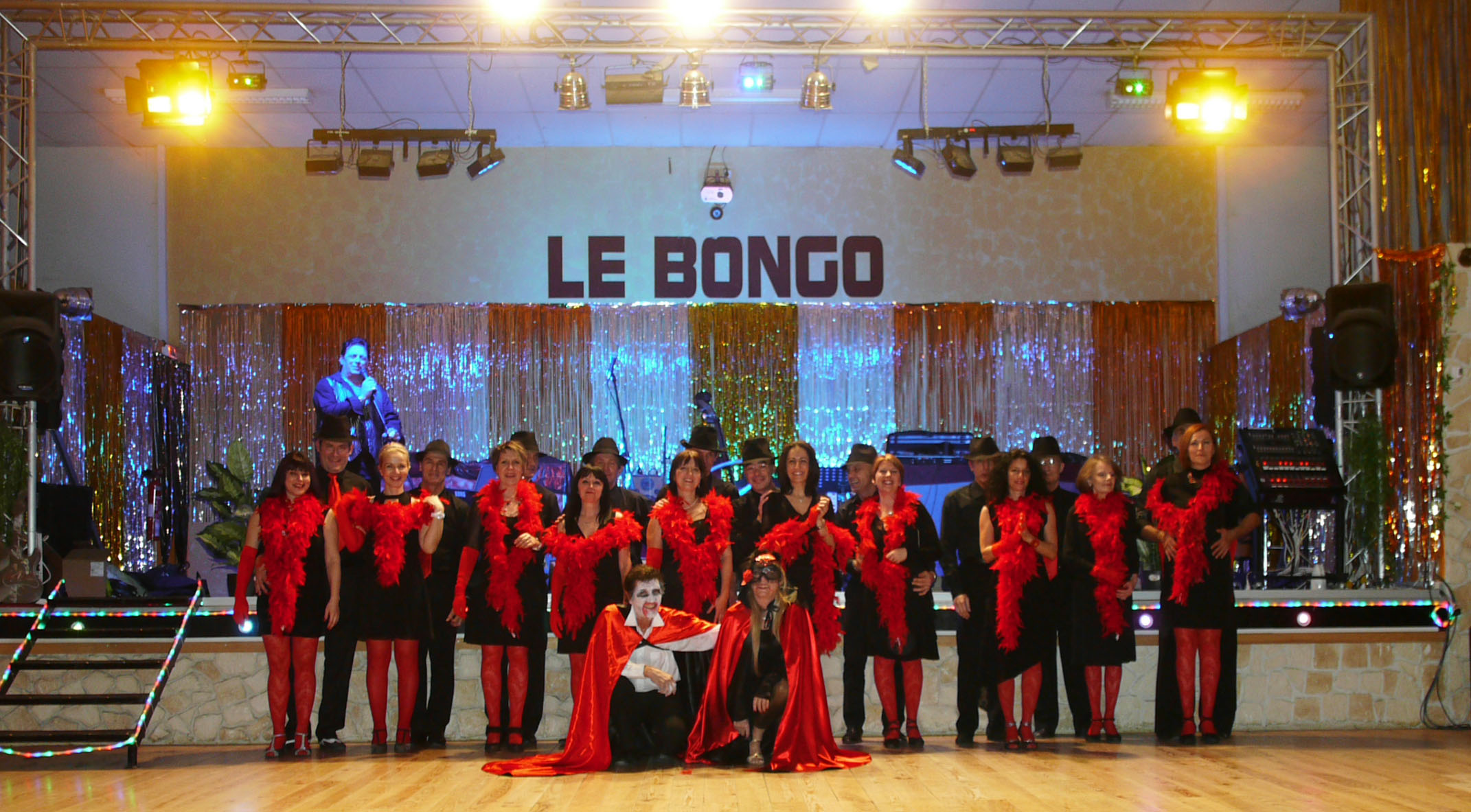 troupe au complet au Bongo.jpg